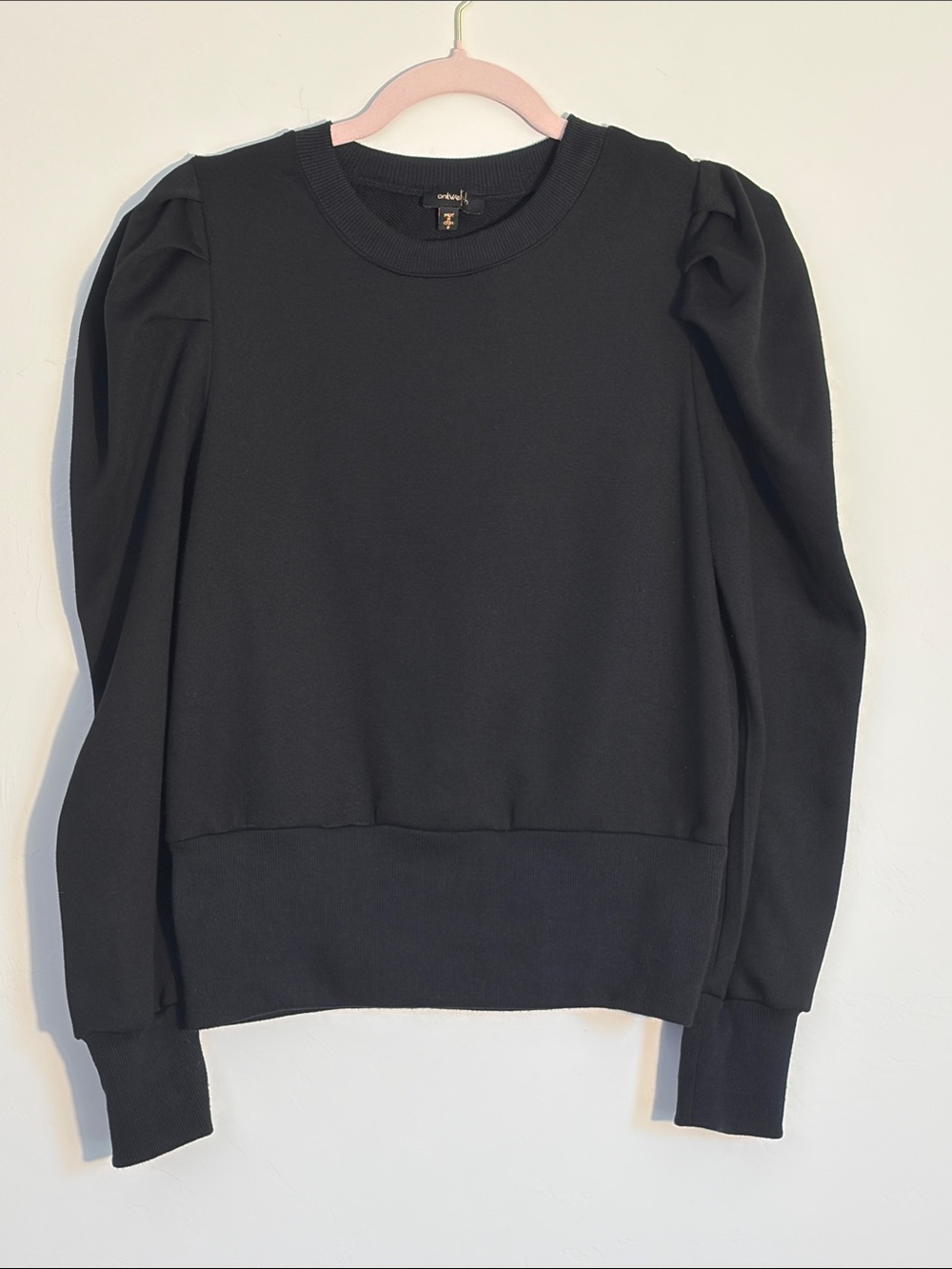 Twelve by Ontwelfth Black Puff-Sleeve Sweatshirt - small